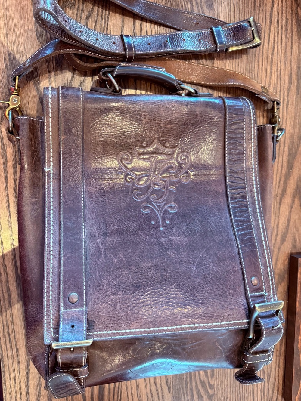 Fabulous Fluevog Columbus Leather Messenger Bag in Dark Brown!